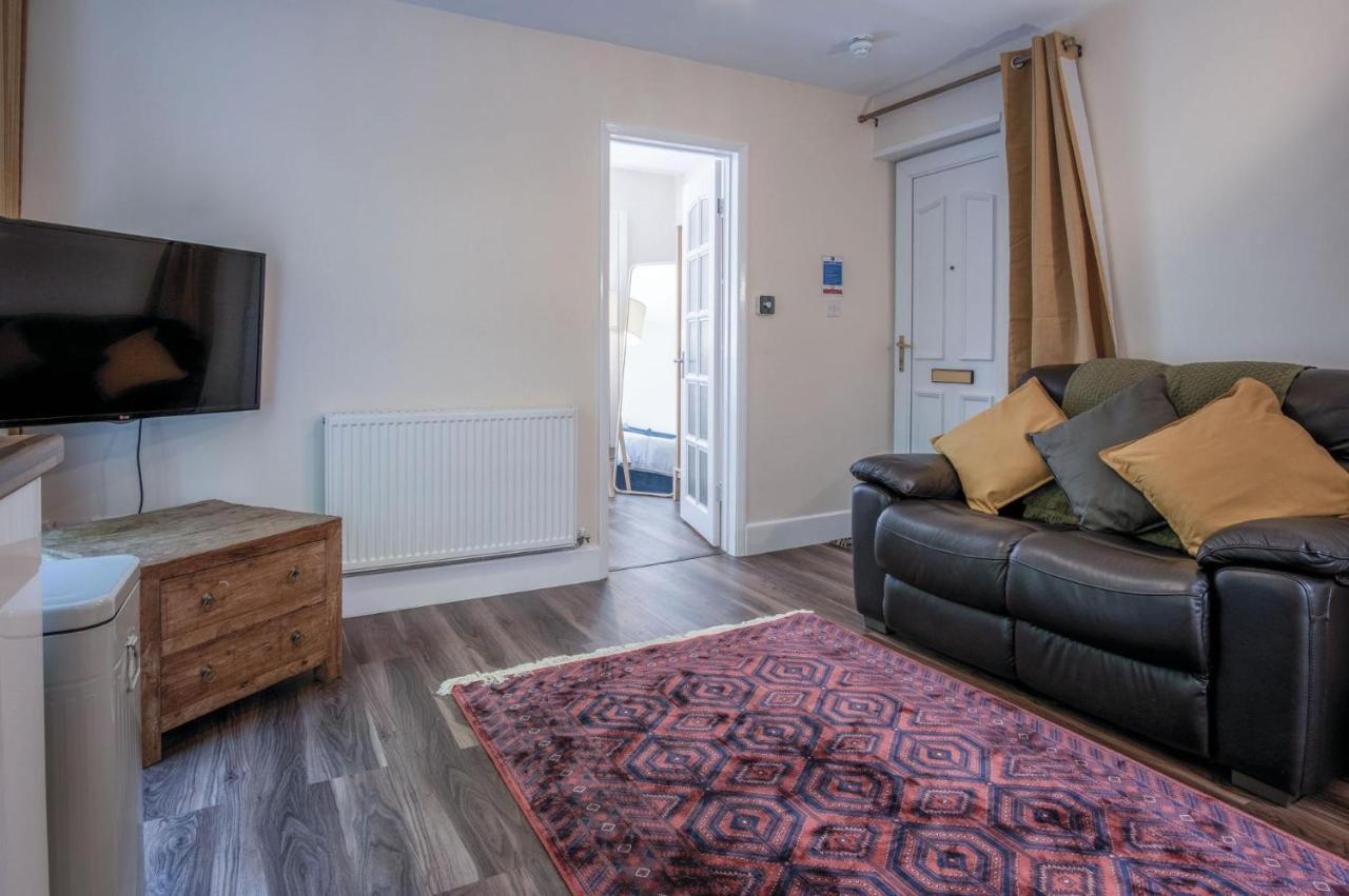 Croft Court - 1 Bedroom Apartment - Tenby Bagian luar foto