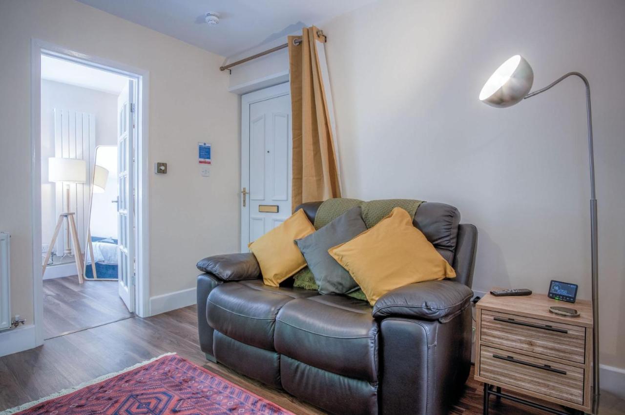 Croft Court - 1 Bedroom Apartment - Tenby Bagian luar foto