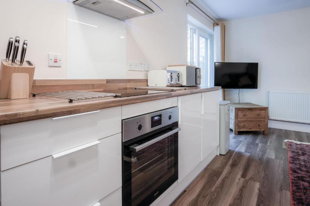 Croft Court - 1 Bedroom Apartment - Tenby Bagian luar foto